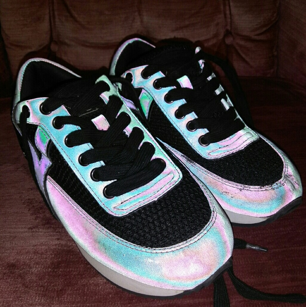 YRU reflective shoes